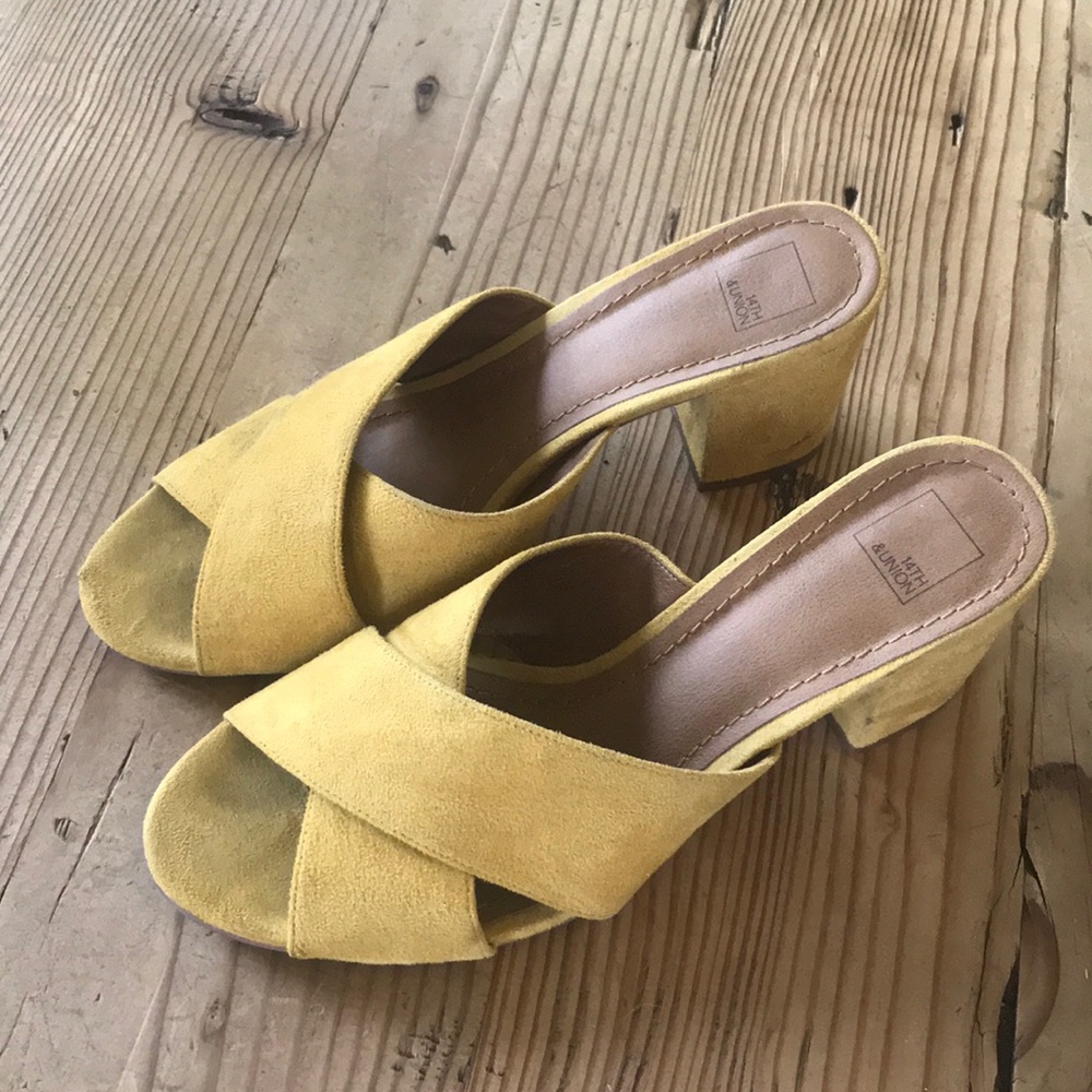 Yellow pump